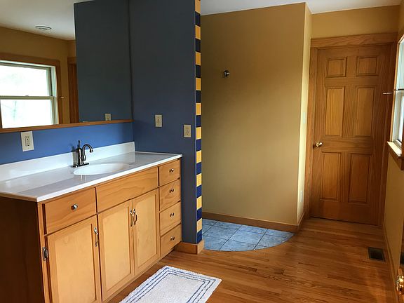 Jack & Jill bathroom