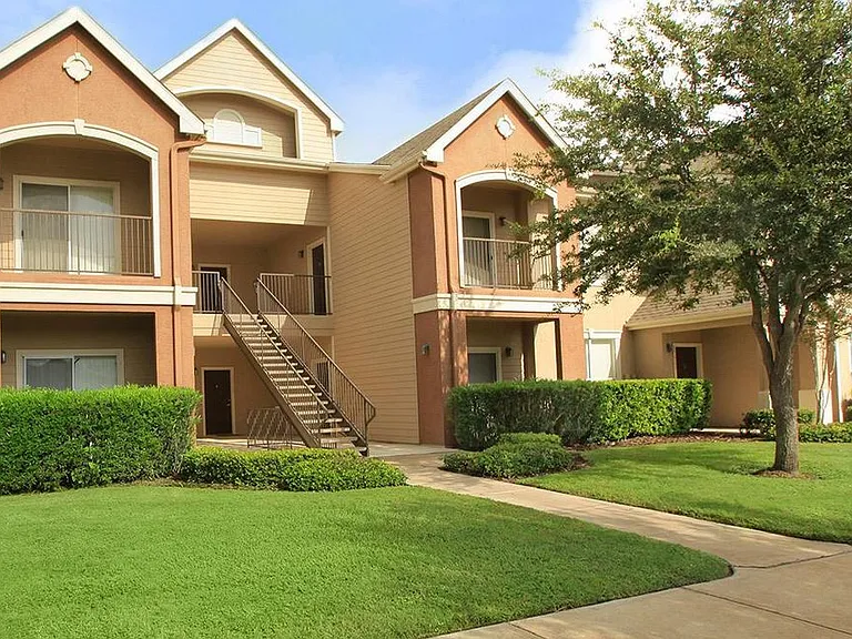 Las Palmas Apartments — Photo 20