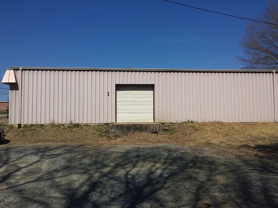 2nd image of 308 Campbell St