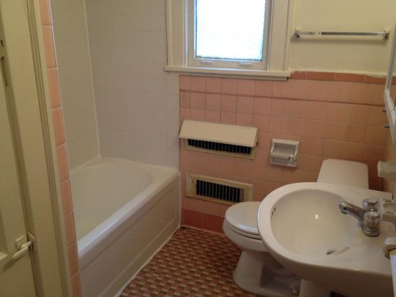 5th image of 740 S Negley Ave APT 204