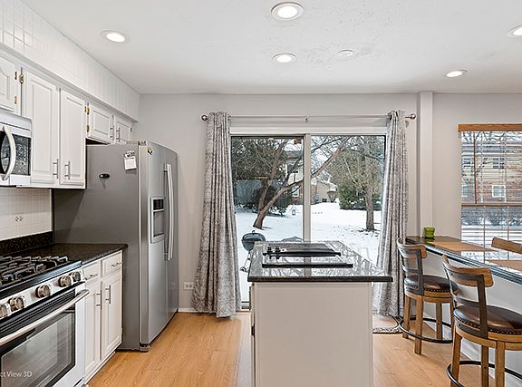3rd image of 654 N Charter Hall Dr