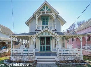 10 Pequot Ave, Oak Bluffs, MA 02557