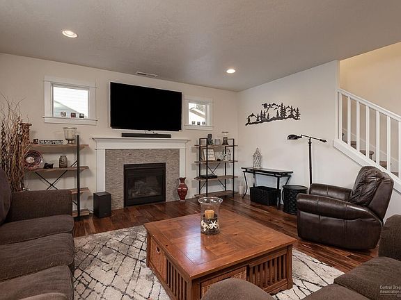 4th image of 20634 SE Sweetfern Dr