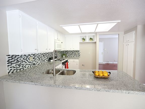 5th image of 2446 Hillsborough Ln
