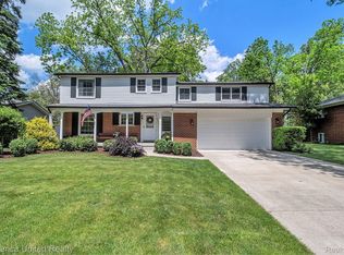 34054 Burton Ln, Livonia, MI 48154