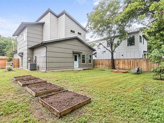 3rd image of 2708 Zaragosa St