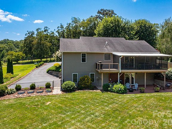 3rd image of 14 New Bishop Ln