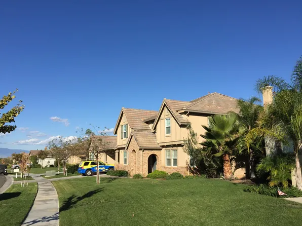 3279 Huntfield St, Corona, CA 92882