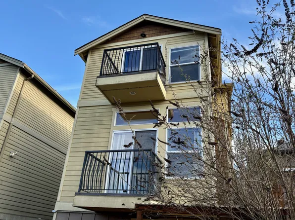 2219 E Spruce St, Seattle, WA 98122