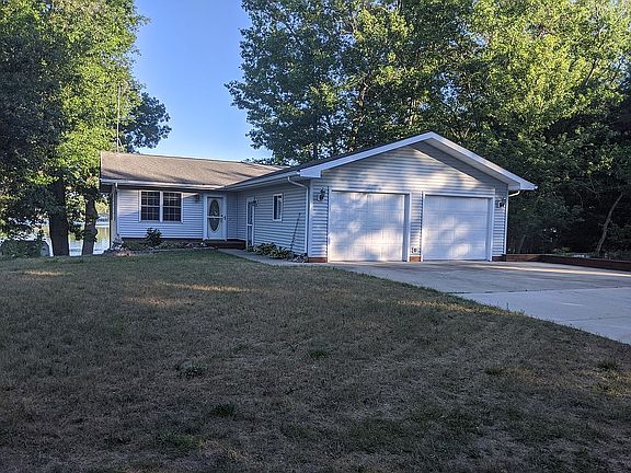 4th image of 911 N Rock Lake Dr
