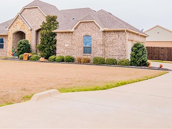 2nd image of 107 Loycie Cir