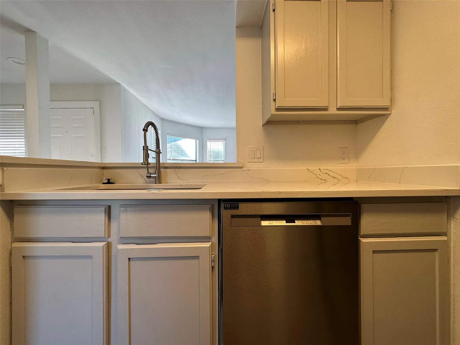2 bed, 2.0 bath, 1025 sqft, $1,500 — Photo 3