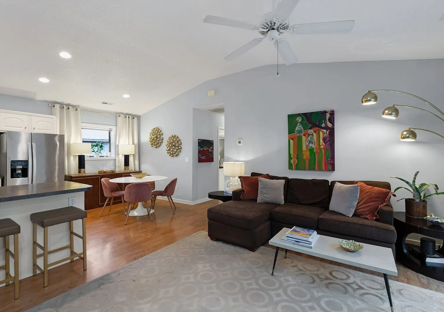 Comfortable 3 Bedroom Patio Home in a Convenient Wilmington Location — Photo 2