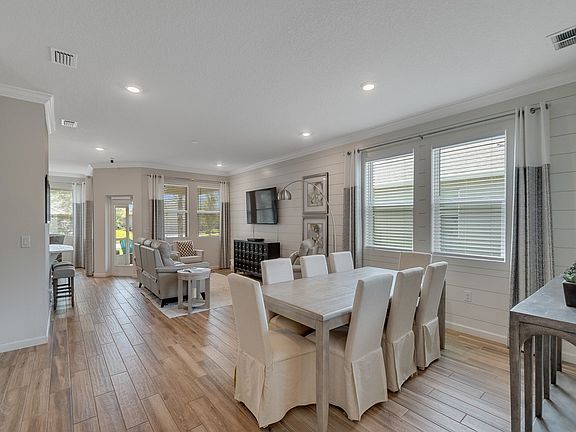 2nd image of 1485 Earlsferry Ave