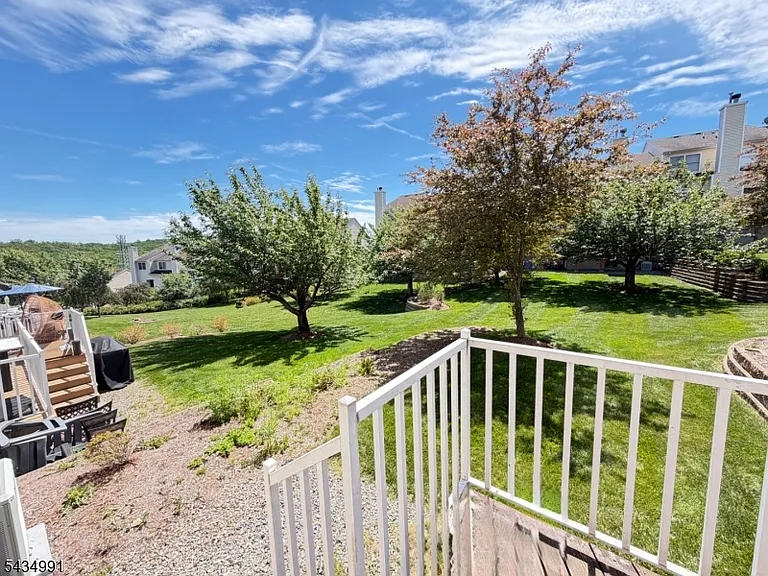 154 Springhill Dr — Photo 21