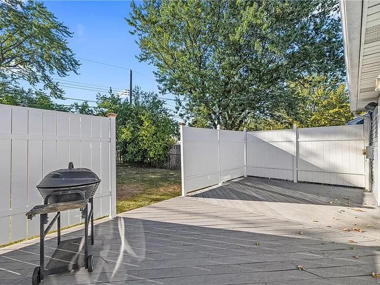 110 Rosemont Dr — Photo 21