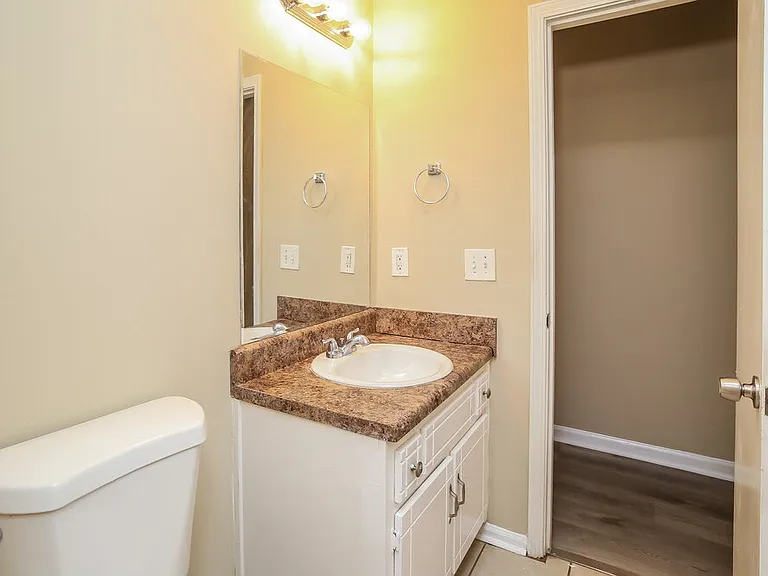 2597 Carol Cir — Photo 13
