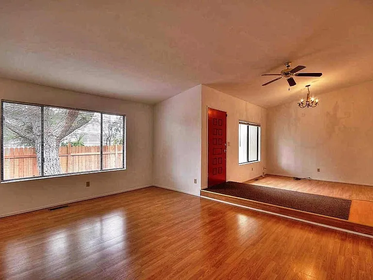 221 San Marin Dr — Photo 5