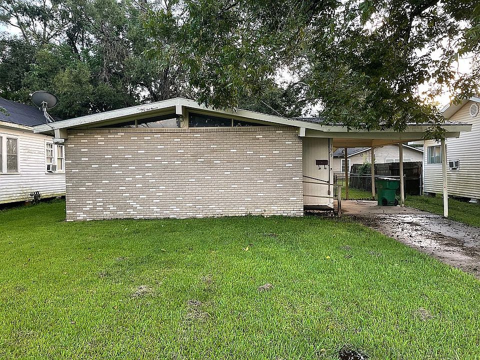 1st image of 1019 N Avenue L