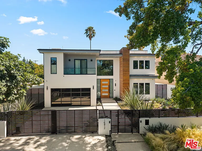 14812 Morrison St — Photo 3