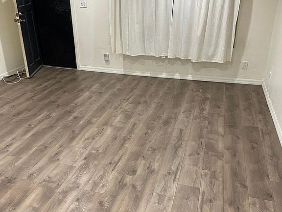 4th image of 3875 Newton Ave