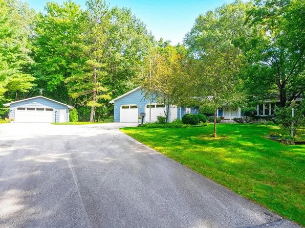 872 Winding Trl, Oneida, WI 54155