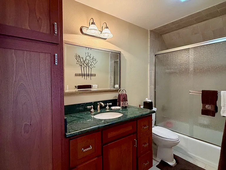 16397 Forest Hills Ln — Photo 12