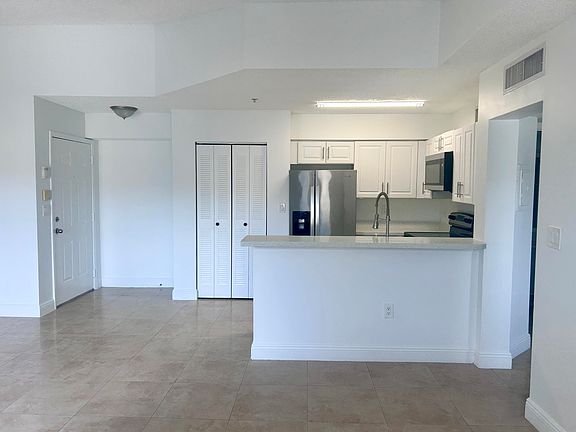 2nd image of 771 N Pine Island Rd APT 308
