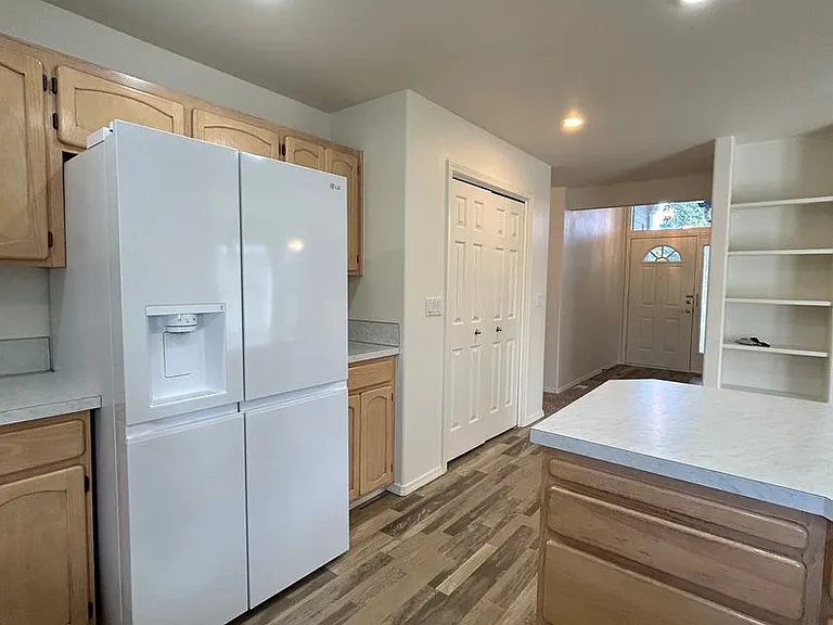411 N Edgewood Ln — Photo 25