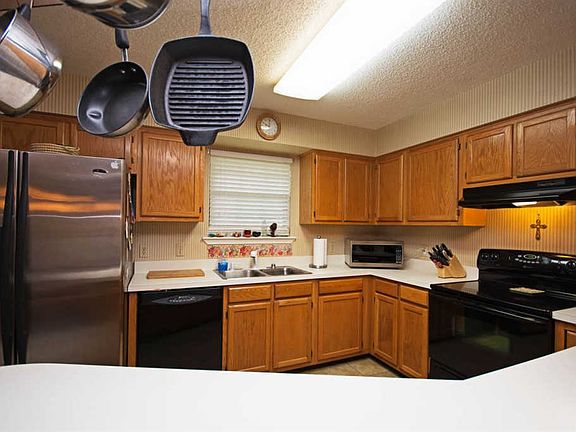 5th image of 3224 Storrington Dr