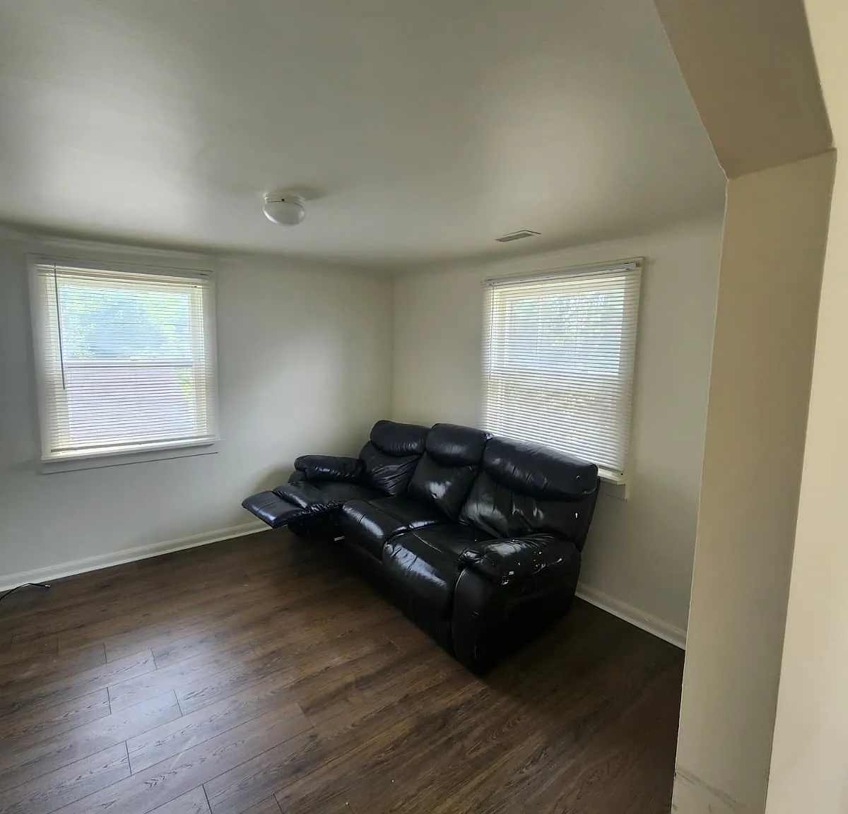 2 bed, 750 sqft, $1,100 — Photo 2