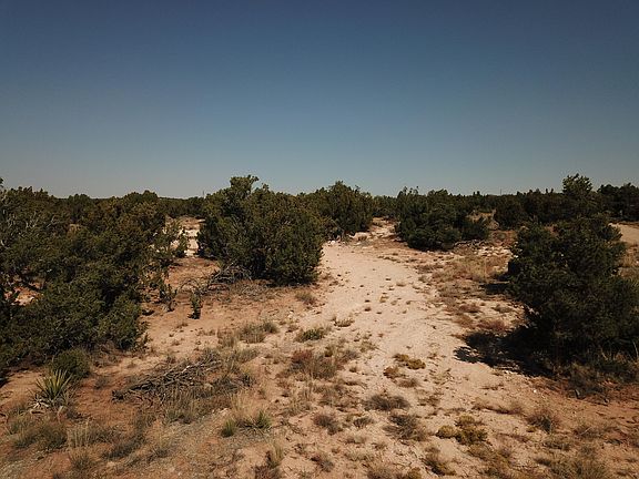 2nd image of 130 Deer Canyon Trl