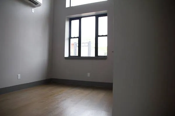 Rented by P Management | media 31