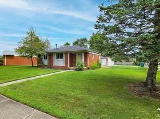 18177 Huntley Ct, Brownstown, MI 48193