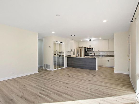 4th image of 1017 Cove Dr #132A