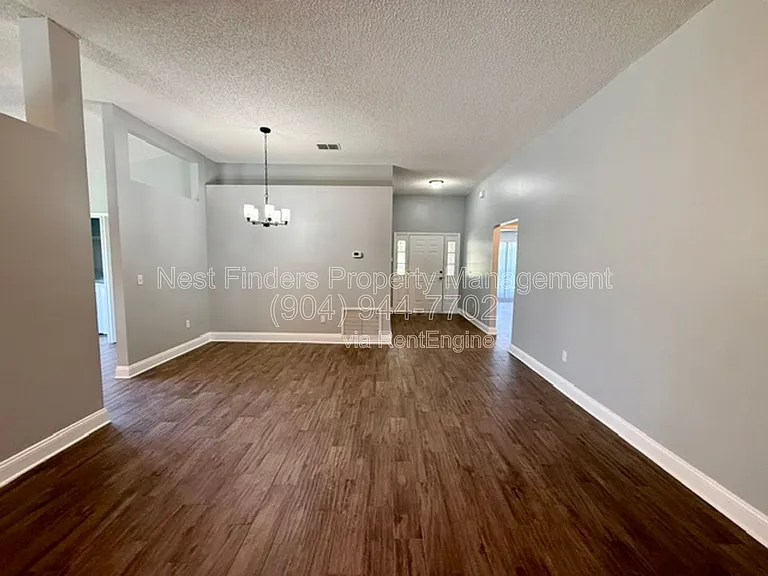 3139 Mountain Ash Rd — Photo 6