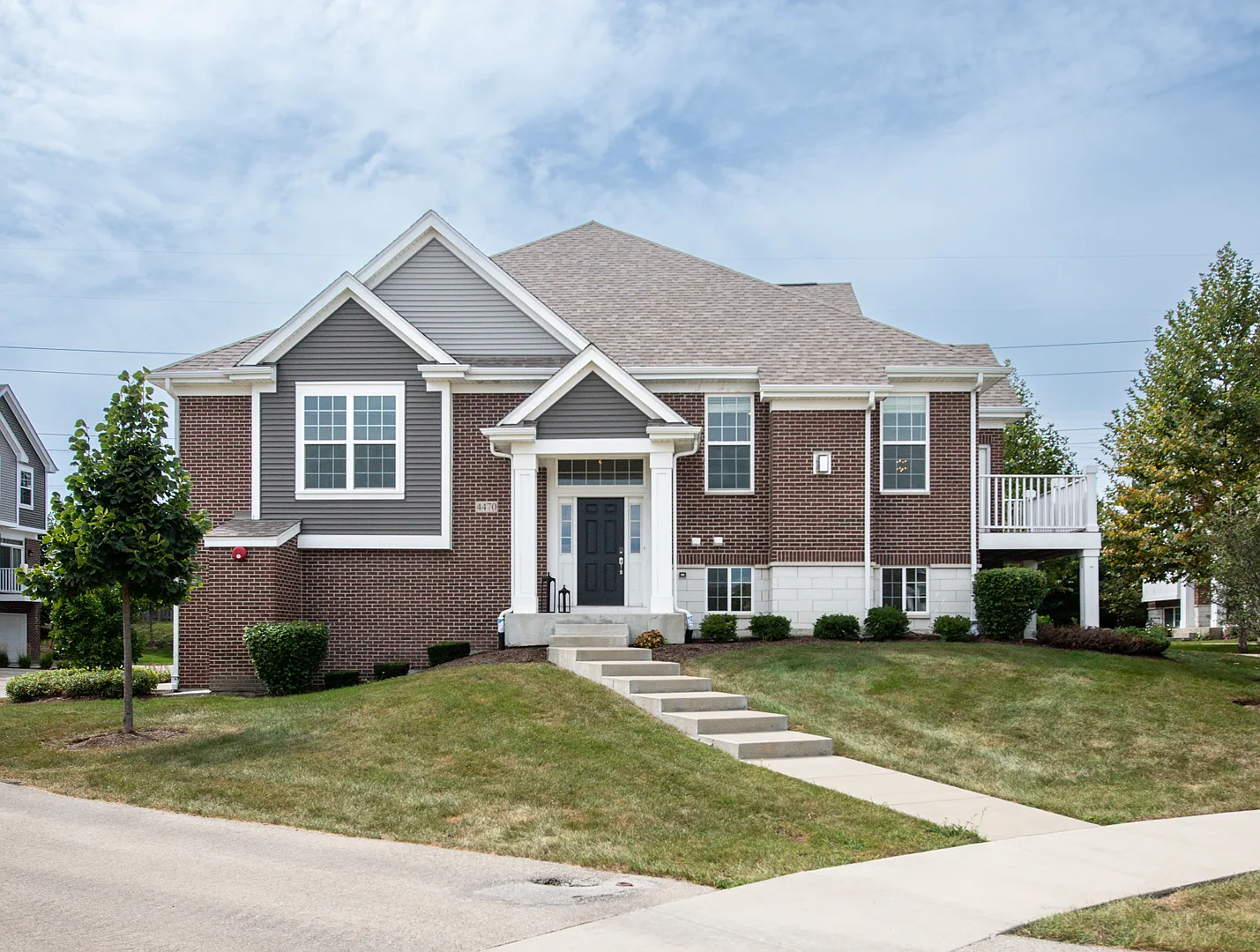 3 bed, 1999 sqft, $3,400 — Photo 1