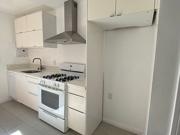 5th image of 677-707 N Park Ave #14B