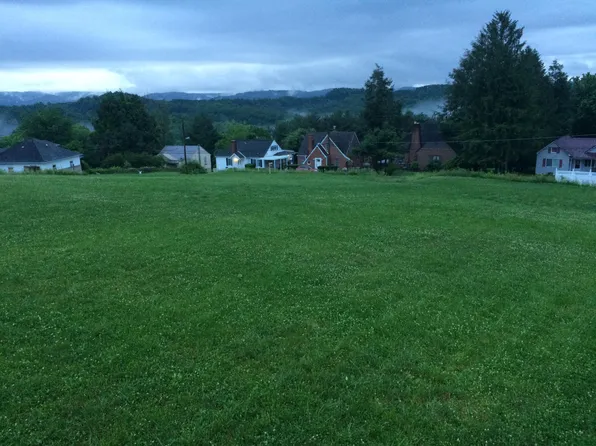 523 Pea Ridge Rd, Oak Hill, WV 25901