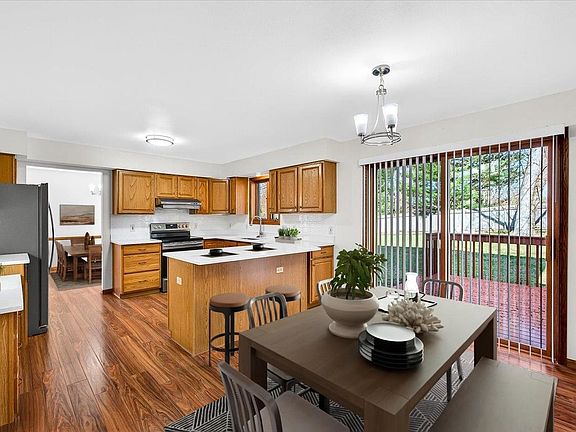 4th image of 1606 Capital Avenue