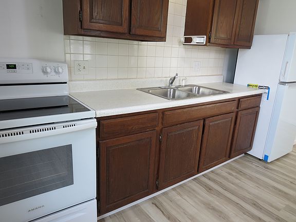 5th image of 142 East St #D