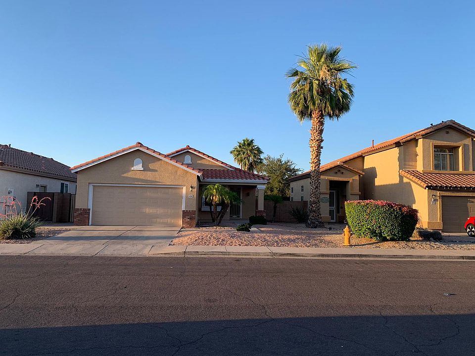 Front -Beautiful curb appeal