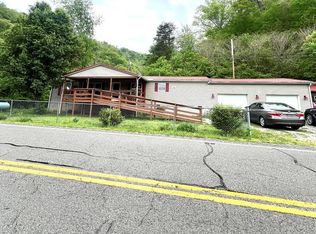6262 State Route 302, Van Lear, KY 41265