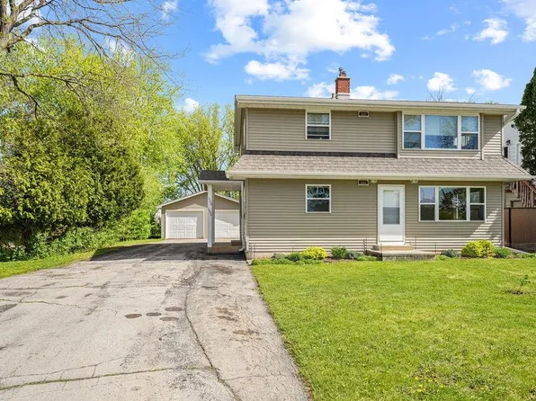 1906 W Pine St, Appleton, WI 54914