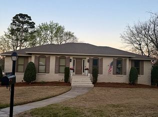 609 Belle Terre Cir, Vestavia, AL 35226