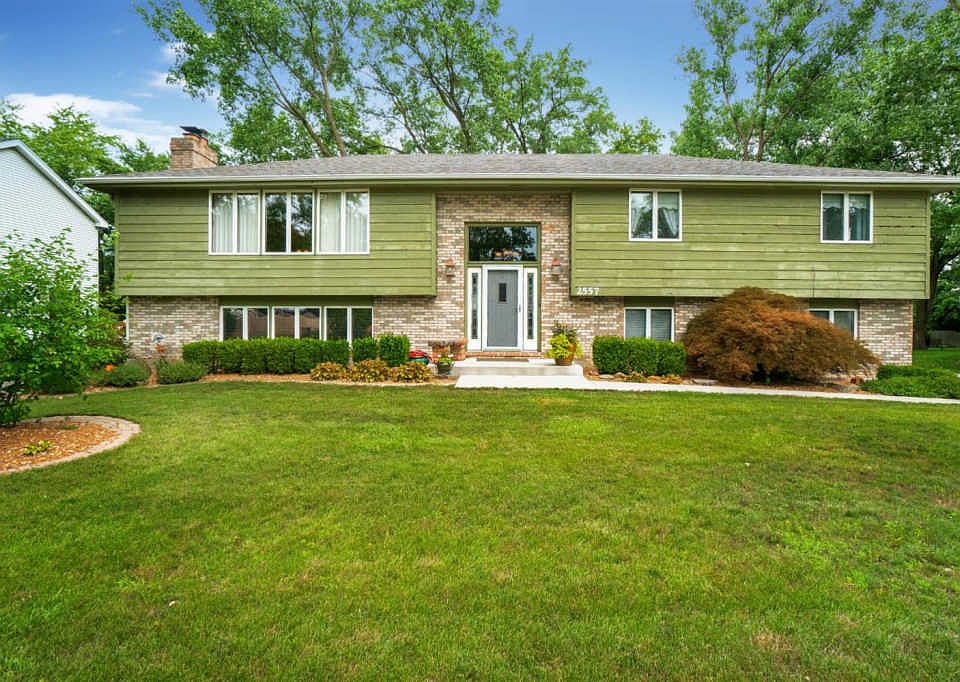 1st image of 2557 Hickory Dr
