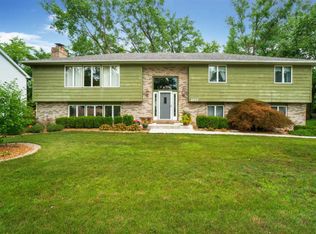 2557 Hickory Dr, Dyer, IN 46311