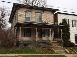 518-518.5 W Pleasant St, Freeport, IL 61032