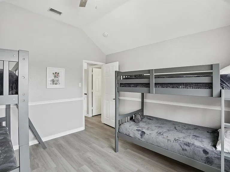 2401 Scarlet Oak Dr — Photo 33
