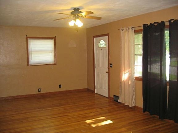 3rd image of 706 Sherwood Ave